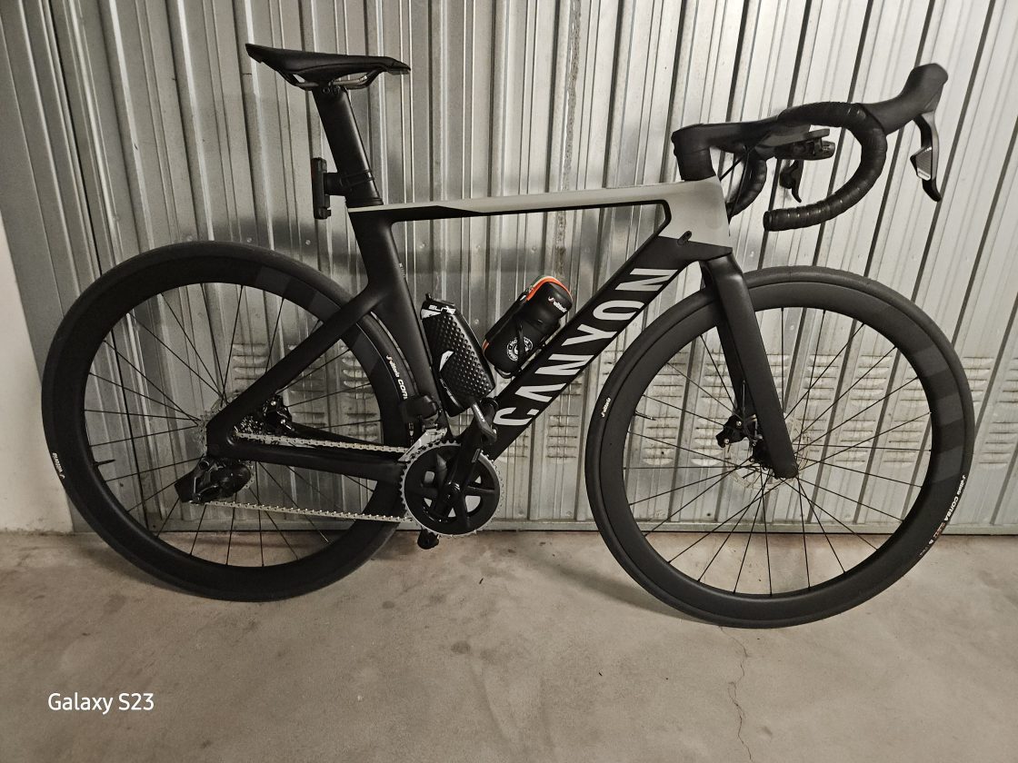 Canyon Aeroad CF SL 8 Disc